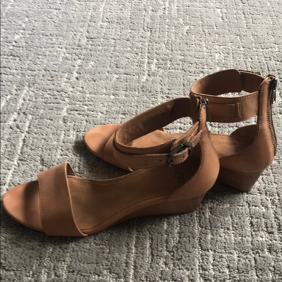 UGG sandals - Picture 2 of 5